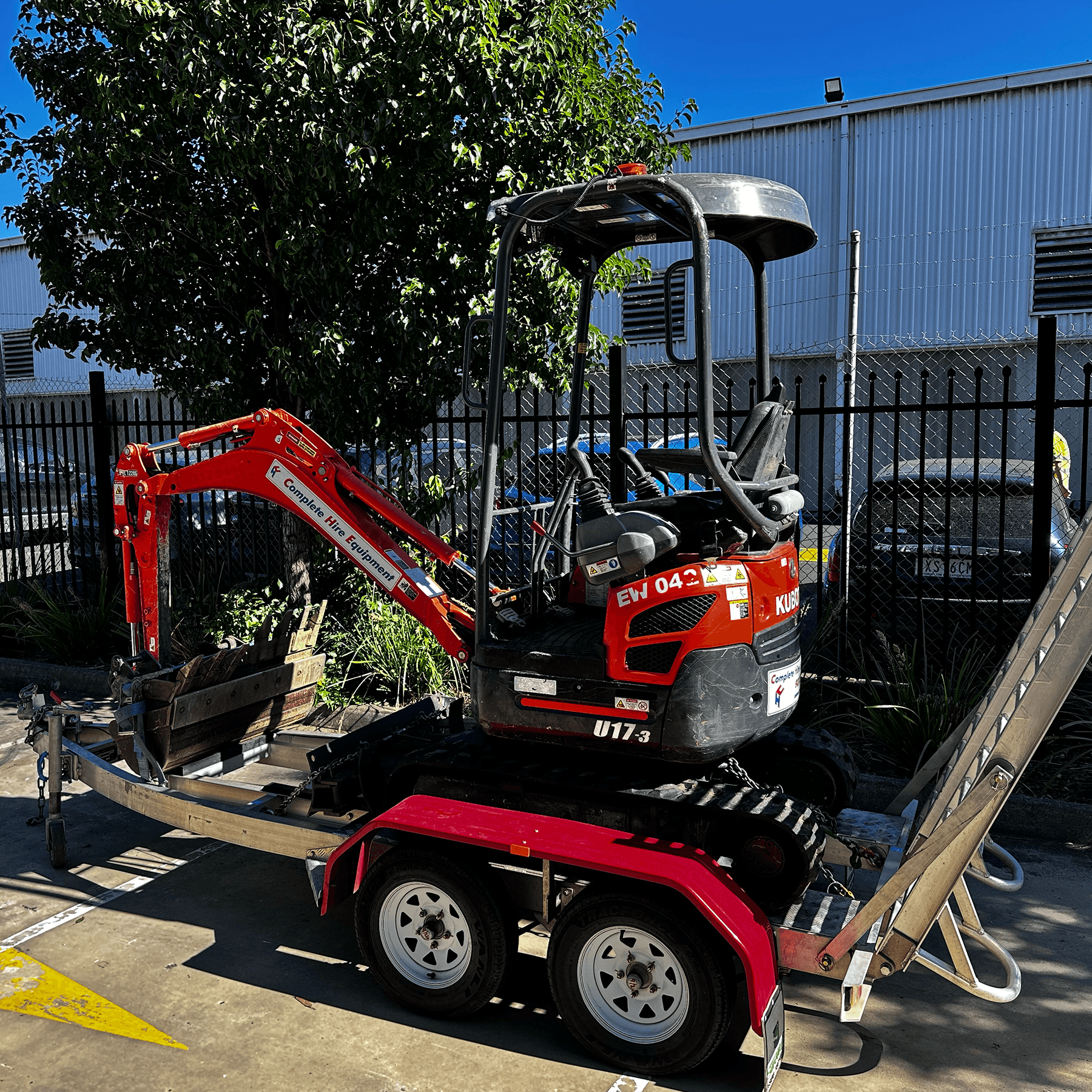 1.7t Diesel Mini Excavator (Towable) - Image 4